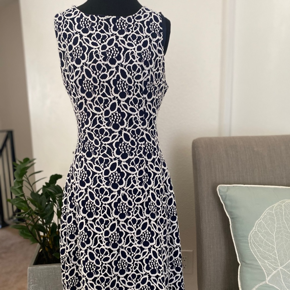 Size 8 New York & Co - Eva Mendes Spring Dress